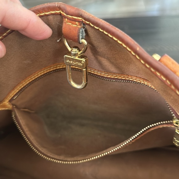 Louis Vuitton Batignolles Vintage LV Monogram Purse Authentic LV Batignolles - Picture 5 of 9